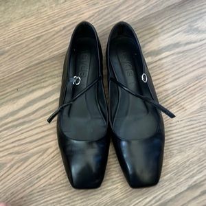 Aeyede Black Uma Ballerina Flats